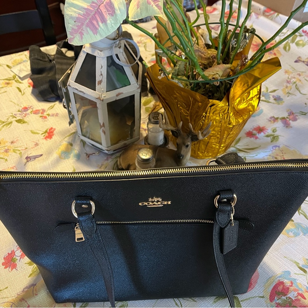 New with tags Coach Gallery tote Midnight Black  cross grain leather Bag - Picture 3 of 11